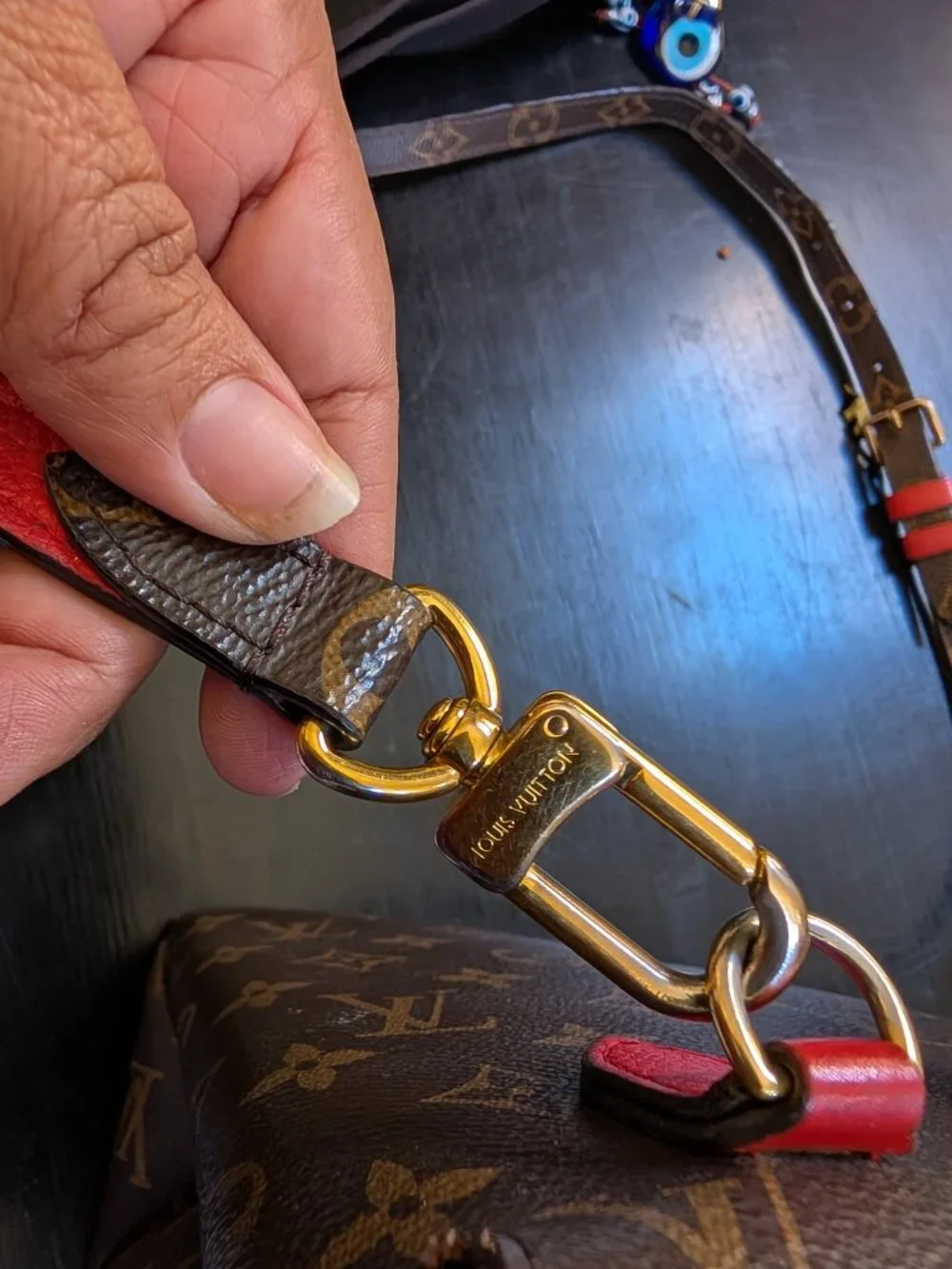 Louis Vuitton crossbody bag - Picture 6 of 13
